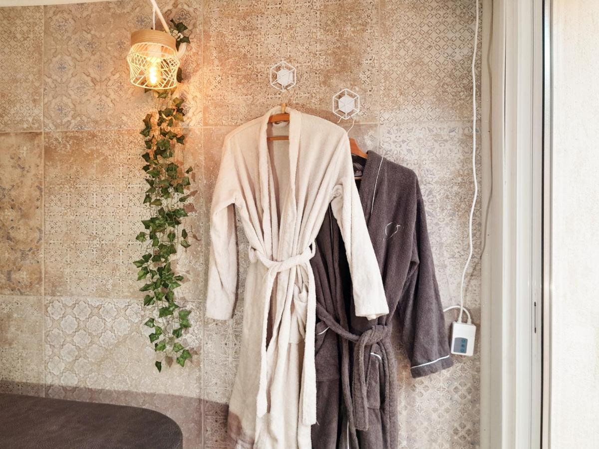 Lux, Chambre Spa Privatif Valenciennes Aulnoy-lez-Valenciennes Bagian luar foto